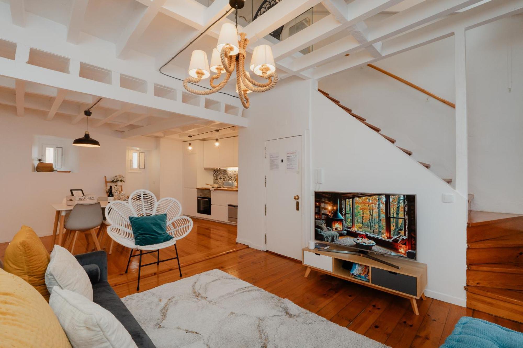 Апартаменти Stylish Getaway In A Mezzanine Flat By The Castle Лісабон Екстер'єр фото
